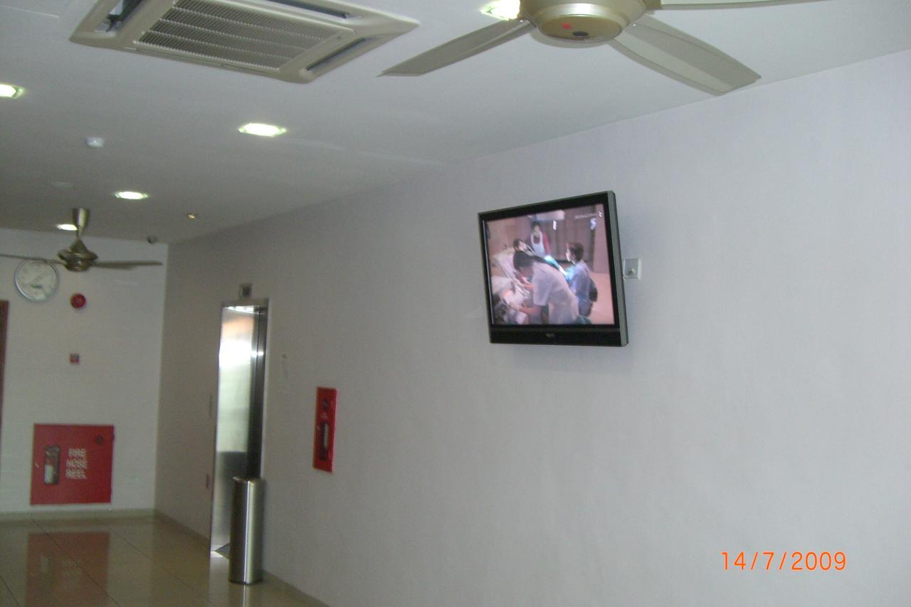 Linkway Hotel Nusajaya  Buitenkant foto